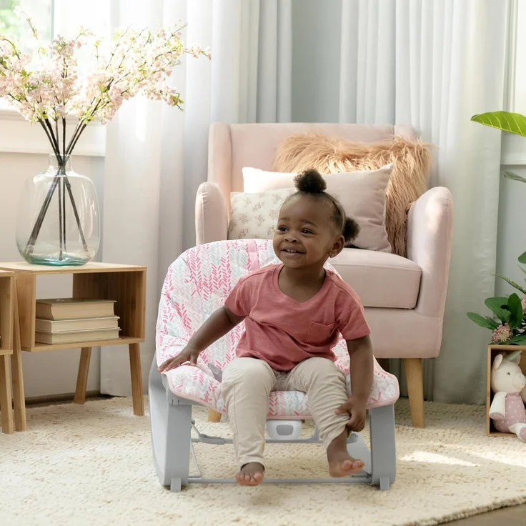 Ingenuity Keep Cozy 3-in-1 Baby Wippe, Sitz und Schaukel für Babys bis Kleinkinder, mit Vibrationen und Spielzeugstange, 0-30 Monate, Rosa Lily – Bild 3