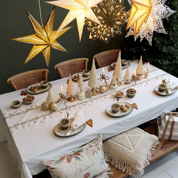 Chic Antique Tischdecke Aix Tischdecke mit Girlanden Weihnachten L240/B140 cm creme (1-tlg)