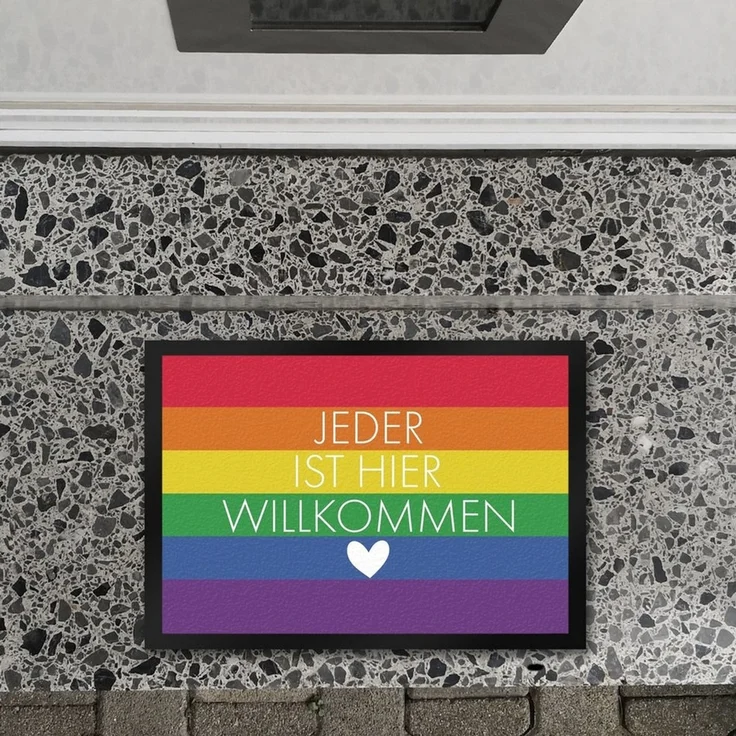 speecheese Fußmatte Jeder ist hier willkommen Fußmatte in 35x50 cm mit Regenbogenfahne – Bild 1