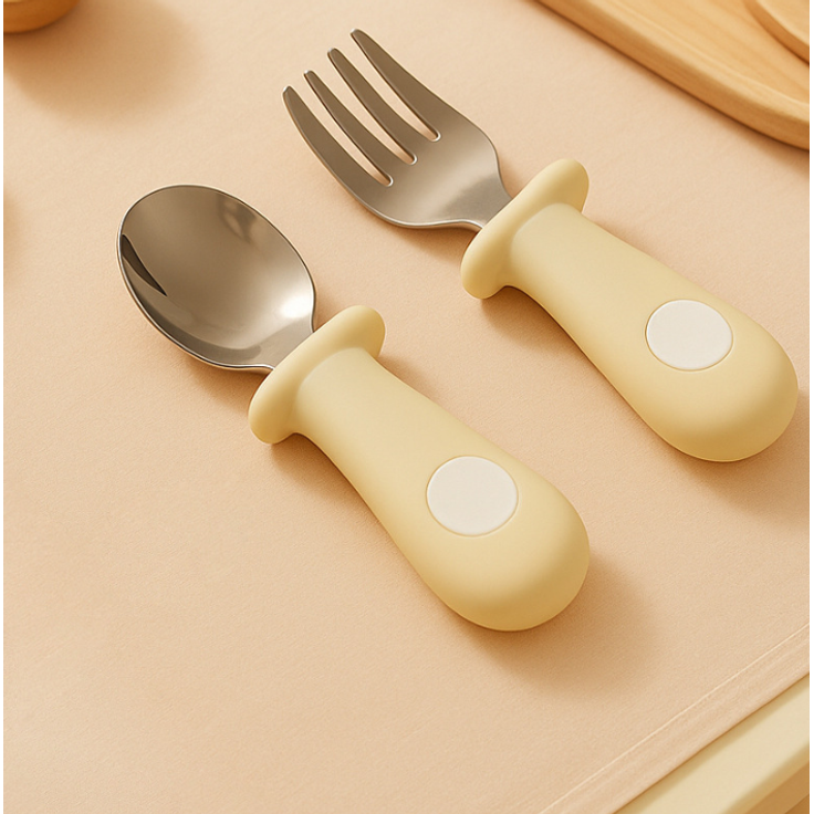 ABC 4-teiliges gelbes Baby-Silikon-Löffelset, Kinder-Gabel und -Löffel aus Edelstahl 316 mit kurzem Griff, Baby-Essgeschirr – Bild 4