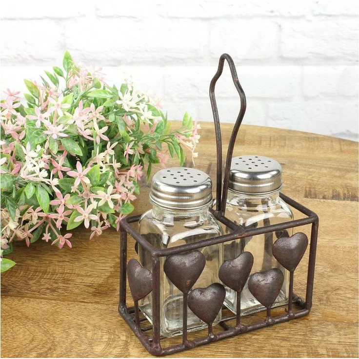 Macosa Home Salzstreuer & Pfefferstreuer Metall Herz Vintage-Stil Antik Braun Gusseisen, (Salz und Pfefferstreuer im Korb), Shabby Küchen Deko Pfeffstreuer Salzstreuer Gewürzstreuer – Bild 2