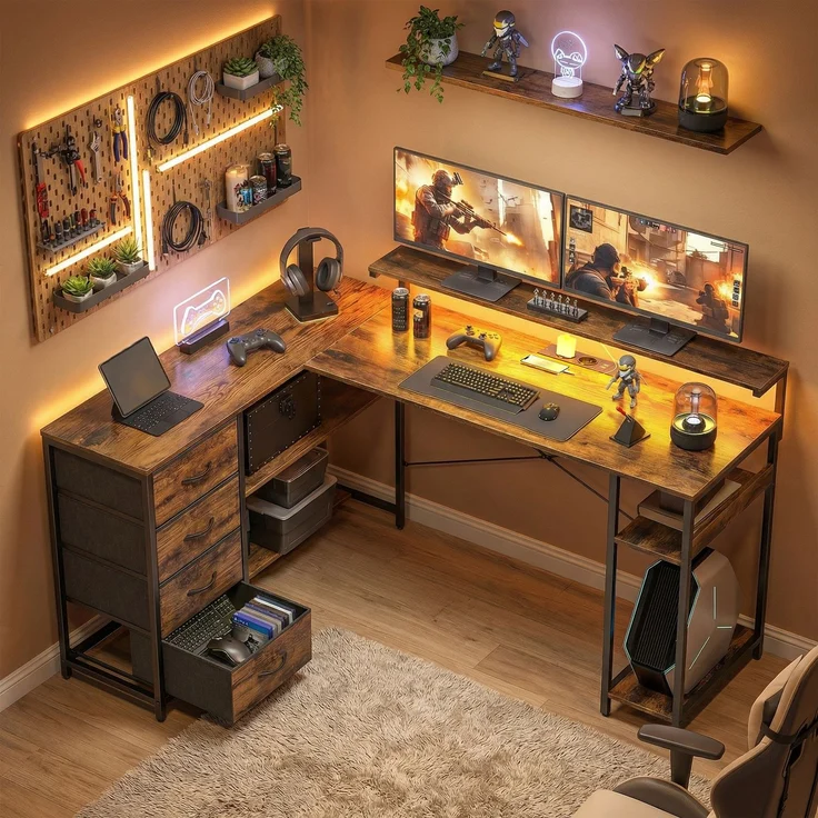 MELAYR, Gaming Tisch L-förmig Schreibtisch mit Stromanschluss LED-Beleuchtung 4, 155 x 110 x 91.4 cm, Rustikal-Braun – Bild 3