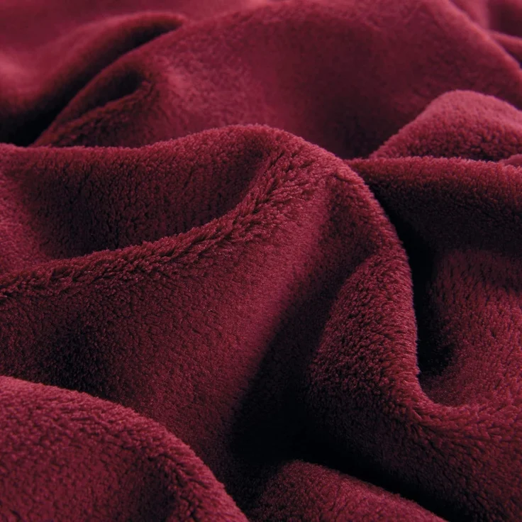 CelinaTex Flauschige Kuscheldecke mit Füßen Socken XL 170x200 cm Bordeaux Sockendecke Fußwärmer Mikrofaser Fleece Oeko-TEX Footy – Bild 5