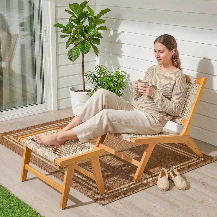 MELAYR, Gartensessel mit Hocker 2-teilig FSC Akazienholz Outdoor Loungesessel mit Rattan-Sitz, 83 x 60 x 73.5 cm, Beige – Bild 4