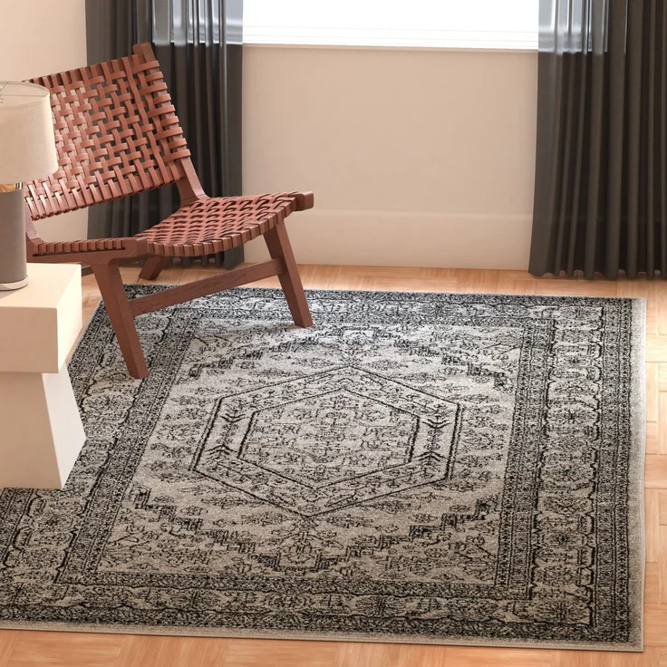 SAFAVIEH Traditionell Teppich für Wohnzimmer, Esszimmer, Schlafzimmer - Adirondack Collection, Kurzer Flor, Silber und Schwarz, 91 X 152 cm