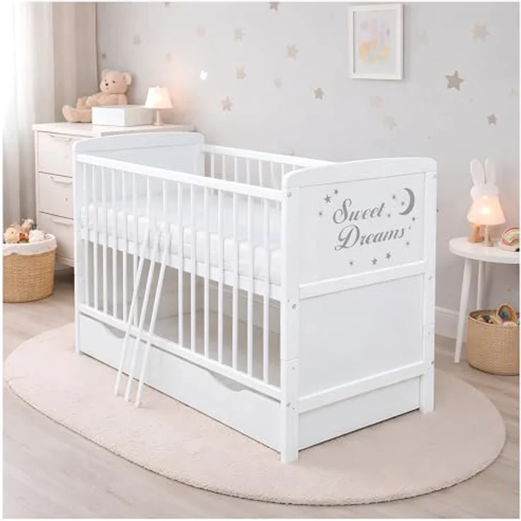 Baby-Delux Babybett Sweet Dreams Bettkasten, Kinderbett Gitterbett 140x70 weiß mit Beißschienen Schublade, Matratze – Bild 2