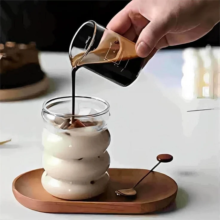 ALINK Gerippte Trinkgläser mit Glasstrohhalmen 4er Set 350ml Eiskaffeegläser – Bild 4