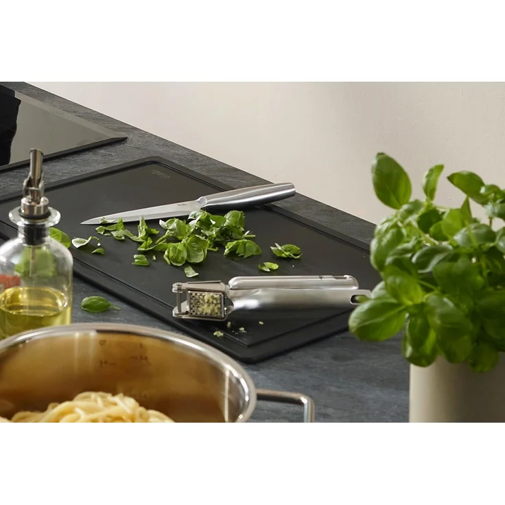Fissler Santokumesser Essential, breite Klinge, Halbkropf, leicht gebogenes Klingenprofil, Kullen – Bild 4