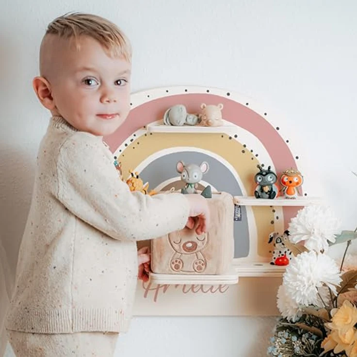 KIDSMOOD - Personalisiertes Tonie Regal für Kinderzimmer | Regenbogen Wand-Regal mit genügend Platz für Tonie-Hör-Figuren, Aussparung für Tonie-Musikbox & Kabelmanagement, Tonie Regal Mädchen & Jungen – Bild 6