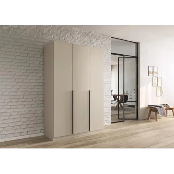Rauch Möbel Alabama, Kleiderschrank, Garderobenschrank, 3-türig, Zubehör Basic, 2 Kleiderstangen, 4 Einlegeböden, Farbe Beige, Griff Grau metallic, 136 x 229 x 54 cm – Bild 2