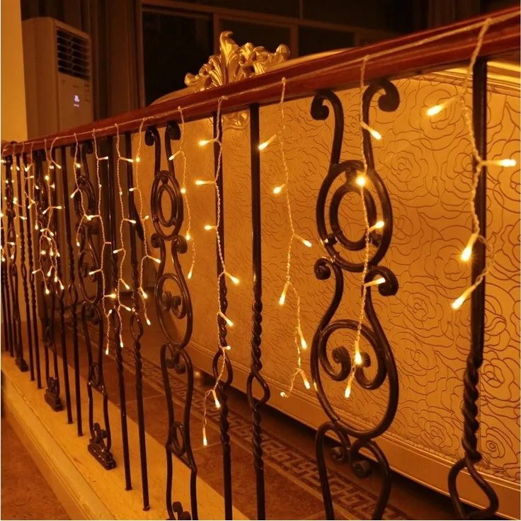 SERBASIC Lichterkette LED Eisregen Lichterkette, Erweiterbare Lichtervorhang mit Timer, 5M/10M/15M, Timer, 8 Modi, für Weihnachtsdeko Traufe Garten Balkon