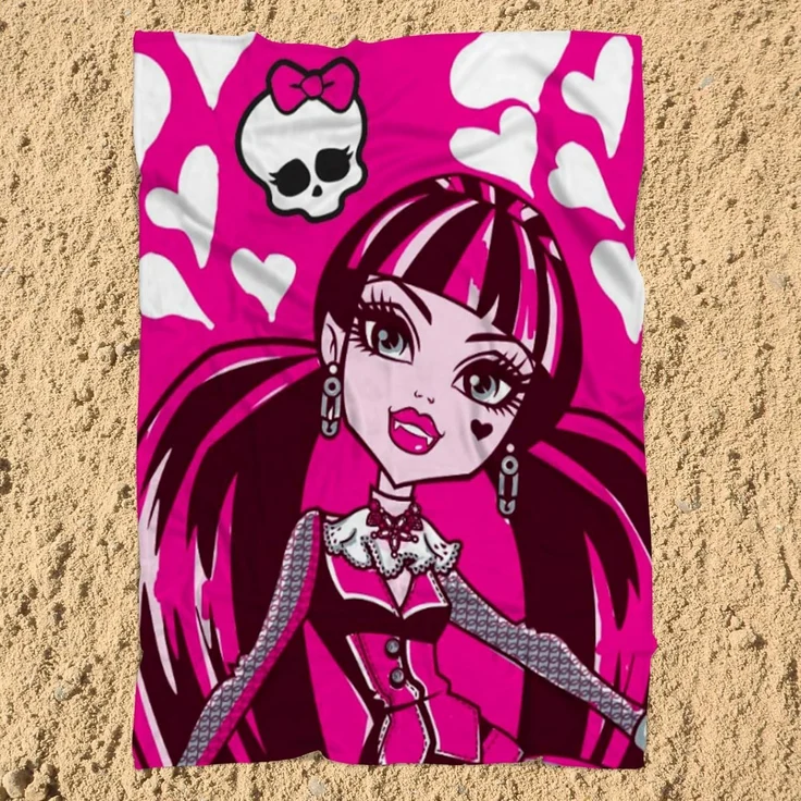 BERONAGE Tagesdecke Monster High Kinder-Decke Beauty Draculaura 110x140 cm Fleecedecke, kuschelweich – Bild 4