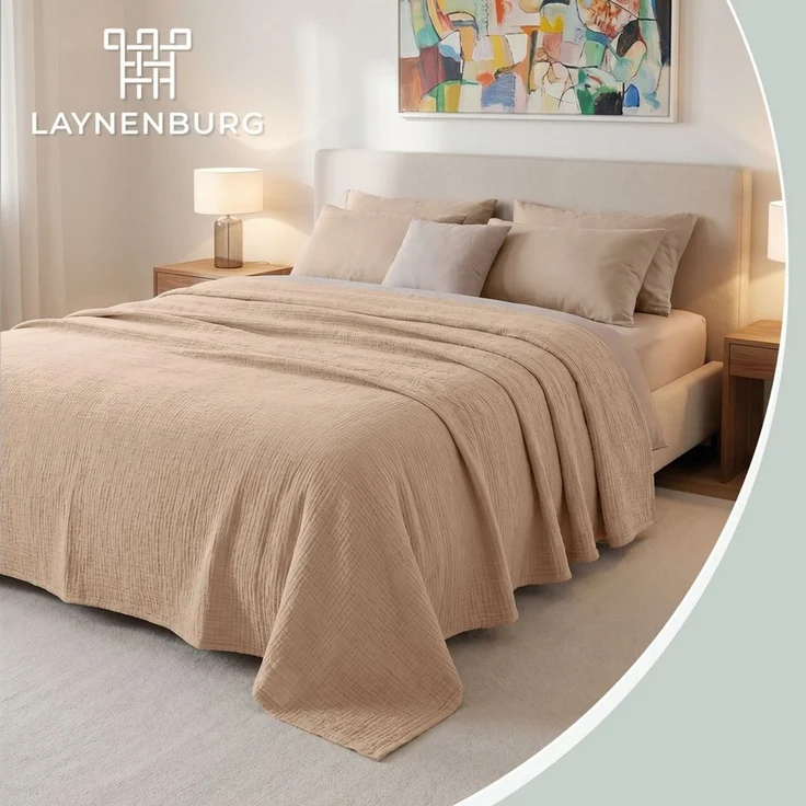 LAYNENBURG Premium Musselin Tagesdecke 150x200-100% Baumwolle - extraweiche Baumwolldecke als Kuscheldecke, Bett-Überwurf, Sofa-Überwurf, Couch-Überwurf - warme Sofa-Decke (beige-Sand) – Bild 2