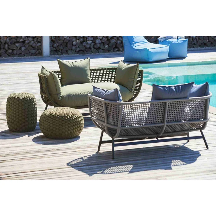 Gartensofa Loungesofa Suka aus Aluminium, modern und wetterfest, hellgrau, inkl. Polster und Kissen – Bild 5