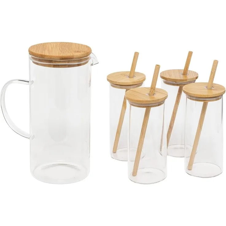 Gläser mit Bambusdeckel und Strohalm