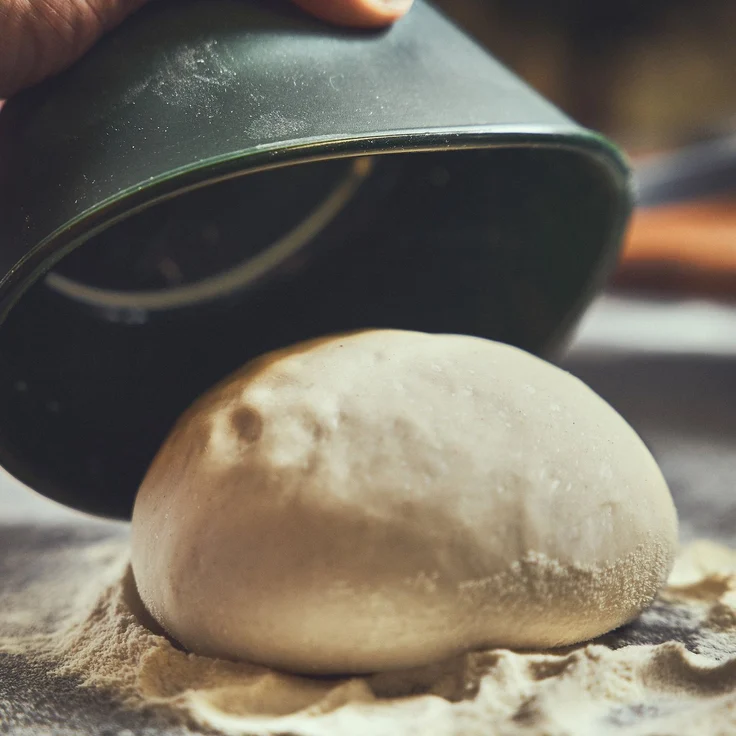 BURNHARD Pizzaballenbox mit Deckel, luftdicht, 6er-Set aus BPA-freiem Silikon, stapelbar, temperaturbeständig (-20 bis 230 °C), ideal für Stückgare, Einfrieren & Backen - Grau, Grün - #946392 – Bild 4