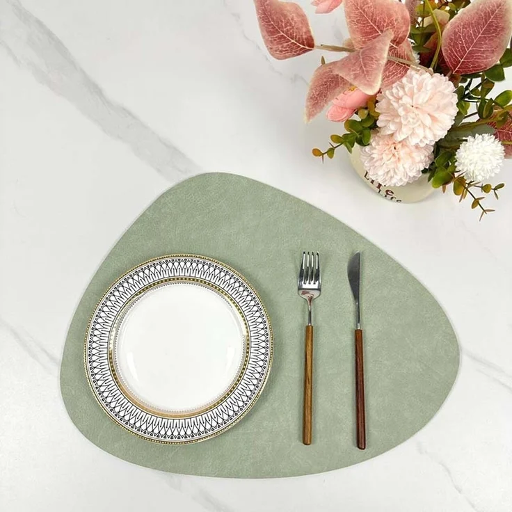 ABC 6-teiliges Set runder Tischsets aus PVC-Leder, doppelseitig, wasserdicht, abwaschbar, rutschfest, hitzebeständig, grün und elfenbein – Bild 1