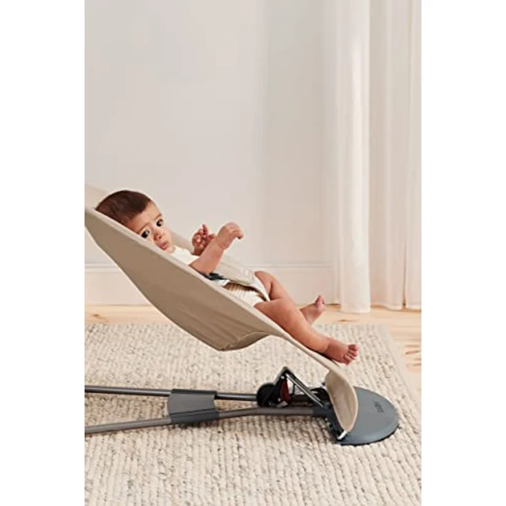 BabyBjörn Balance Soft Gewebte Wippe - Khaki Beige – Bild 4