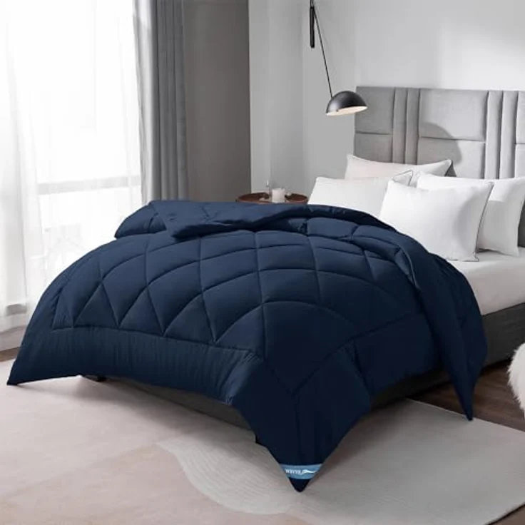 WAVVE Bettdecke 155x220 cm Ganzjahresdecke 4 Jahreszeiten, Steppdecke 300gsm Mikrofaser 155x220cm, Super Weiche Decke Zudecke Schlafdecke Atmungsaktive 155 x 220 Blau – Bild 2