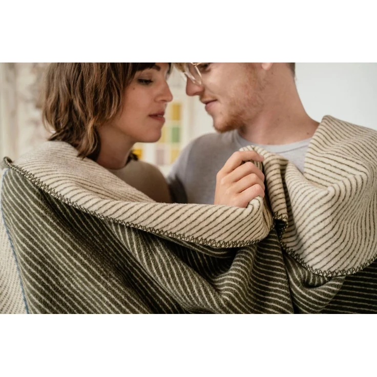 Wohndecke Jacquard Decke Austin, IBENA, 150x200 cm (Breite x Länge), einfarbig, Kuscheldecke – Bild 2