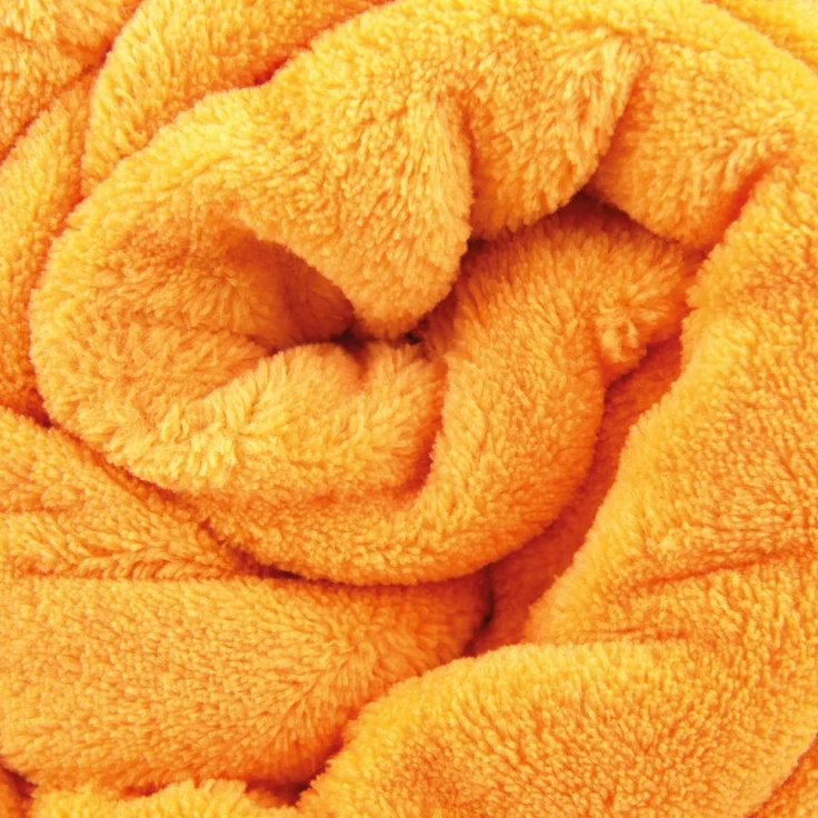 Kuscheldecke supersofte Tagesdecke vielseitig verwendbare Microfaser-Decke, flauschig und anschmiegsam in vielen verschiedenen modischen Farben erhältlich (hellorange - marigold / 220x240 cm) – Bild 5