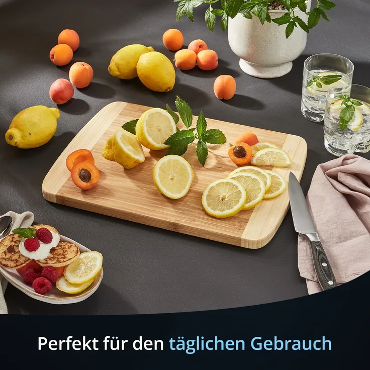 KHG Schneidebrett Frühstücksbrett aus Bambus Holz - 30 x 20 x 1,8 cm | Messerbrett Hackbrett nachhaltig antibakteriell | verschiedene Größen