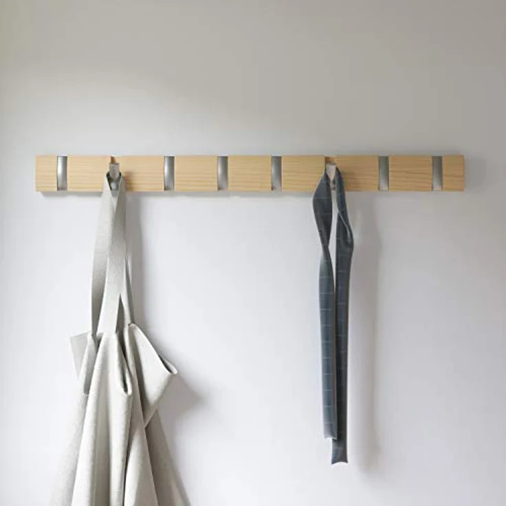 Umbra Flip 8 Garderobenhaken – Moderne, Schlichte und Platzsparende Garderobenleiste mit 8 Beweglichen Haken für Jacken, Mäntel, Schals, Handtaschen und Mehr, Natur – Bild 13