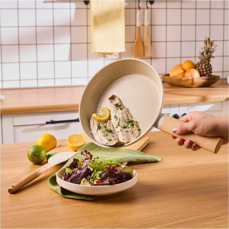 Karaca Topf-Set Swiss Crystal Almond Cream 12-teiliges Kochgeschirr Kochtopf Set, Bratpfanne Kochgeschirr Bratentopf Fleischtopf Stieltopf Pfanne – Bild 3