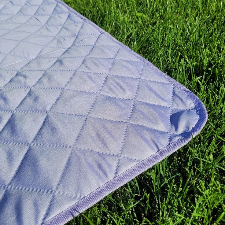 Hylat Baby Picknickdecke - Gepolsterte Stranddecke - Violett - Wasserabweisend, wärmeisolierend, aus weichem gestepptem Stoff, 130 x 170 cm - Robustes Design, leicht und faltbar mit Tragegriff – Bild 8