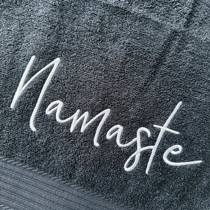 Schnoschi Handtuch Handtuch mit Namaste bestickt Duschtuch Badetuch Gästehandtuch, hochwertige Bestickung mit Namaste – Bild 3