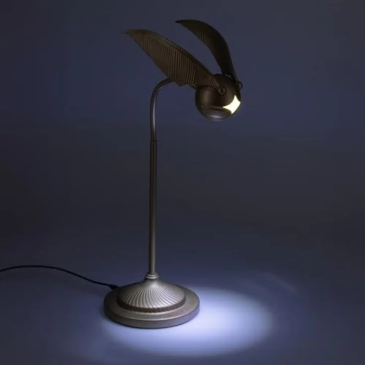 Golden Snitch Paladone Posable Schreibtischlampe - Offiziell lizenziertes Harry Potter Licht für Nachttisch Lesen, flexibler Hals, Geschenk für Home Office Decor – Bild 3
