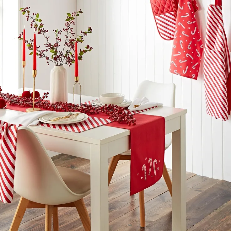 Catherine Lansfield Weihnachtlicher Zuckerstangen-Tischläufer, Baumwolle, Bestickt, 32x220 cm, Weiß/Rot