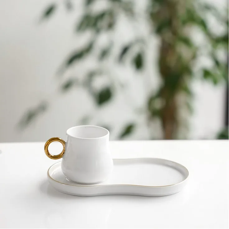 Mulex 12-teiliges Mokkatassen-Set, Porzellan, Weiß/Gold, für 6 Personen, 100 ml, spülmaschinengeeignet, elegantes Design mit goldenen Akzenten