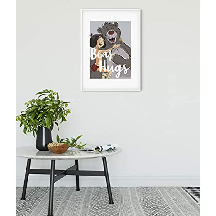 Komar Disney Wandbild Bear Hug, Kunstdruck für Kinderzimmer und Babyzimmer, Größe 30x40cm, ohne Rahmen, fotorealistischer Druck, made in Germany – Bild 2