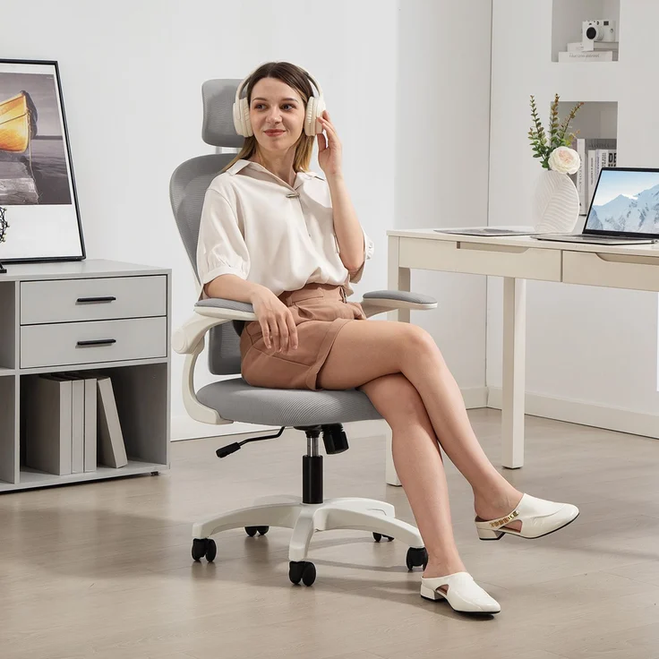 MELAYR, Ergonomischer Bürostuhl mit Netzstoff-Rückenlehne, höhenverstellbar, klappbare Armlehnen, 64 x 62 x 115 cm, Grau – Bild 3