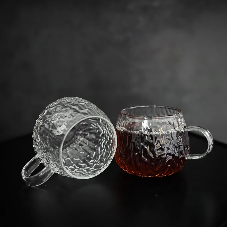 4-tlg. Gläser-Set mit Henkel 250 ml - Hitzebeständiges Glas mit strukturiertem Design – Bild 4