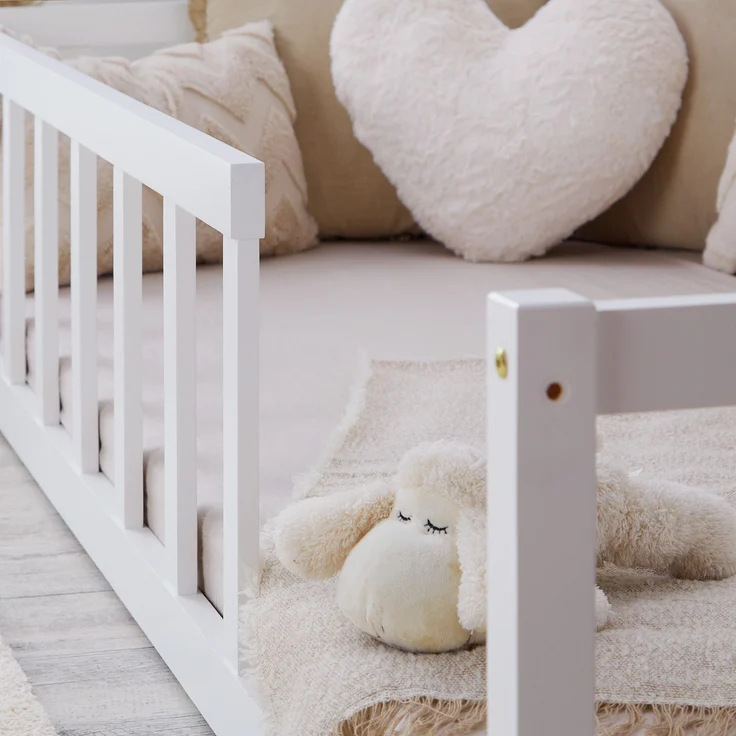 Kinderbett 90x200 Bodenbett mit Rausfallschutz Montessori Bett Kleinkindbett Holz Massiv Weiß Einzelbett Lattenrost Bettgestell – Bild 7