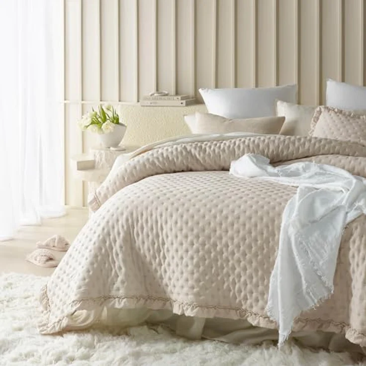ROOM99 Molly Elegante Tagesdecke in Creme 200x220 cm Vielseitige Wohndecke als Bettüberwurf oder Sofaüberwurf Überwurfdecke für Bett und Sofa Steppdecke Stil Ideal als Bedspread – Bild 2
