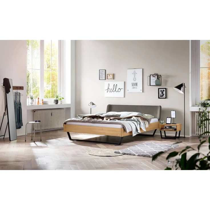 Hasena Bett Montieri Eiche bright mit Metallkufen 180x220 cm, Fußhöhe 20 cm – Lounge – Bild 2