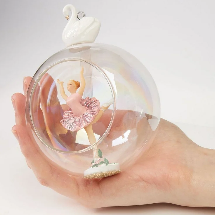 BRUBAKER Weihnachtsbaumkugel Premium Weihnachtskugel Ballerina im rosa Kleid - 10 cm Glas Baumkugel (1 St), Christbaumkugel mit Ballett Tänzerin und Schwan Figur - Weihnachtsdeko – Bild 3