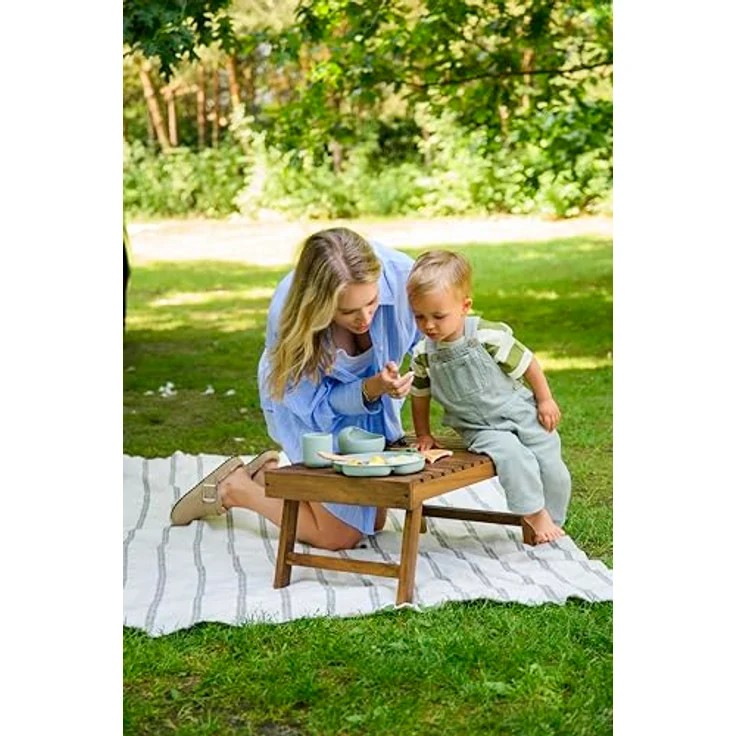 MoMi Kindergeschirr mit Essbesteck AMI, 6-teiliges Set: Lätzchen, Löffel, Gabel, Teller, Schüssel 360 ml, Becher 180 ml, aus Silikon, spülmaschinenfest und mikrowellengeeignet – Bild 11