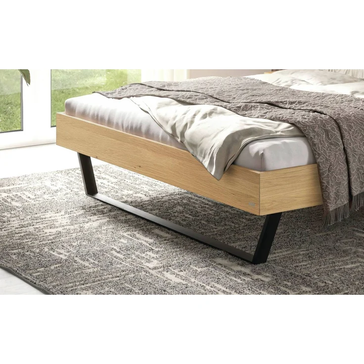 Hasena Bett Romeo Eiche bright mit Metallkufen 180x210 cm, Fußhöhe 20 cm – Trento – Bild 4