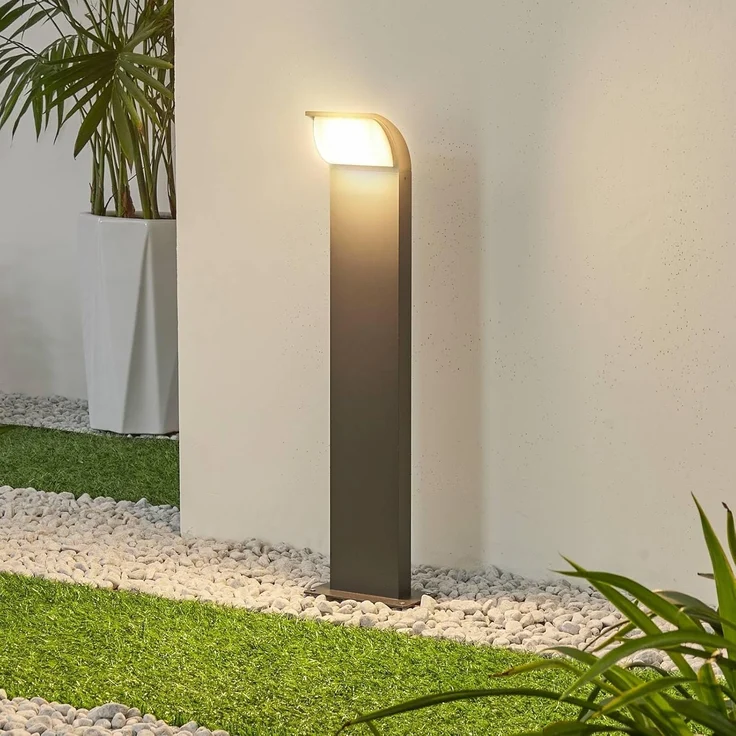 Lucande Außen-Stehlampe Tinna, LED - 6,3 W gesamt, warmweiß – Bild 2