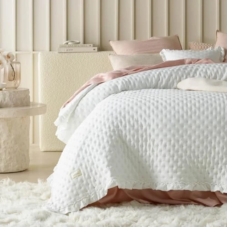ROOM99 Molly Elegante Tagesdecke in Ecru 240x260 cm Vielseitige Wohndecke als Bettüberwurf oder Sofaüberwurf Überwurfdecke für Bett und Sofa Steppdecke Stil Ideal als Bedspread – Bild 5