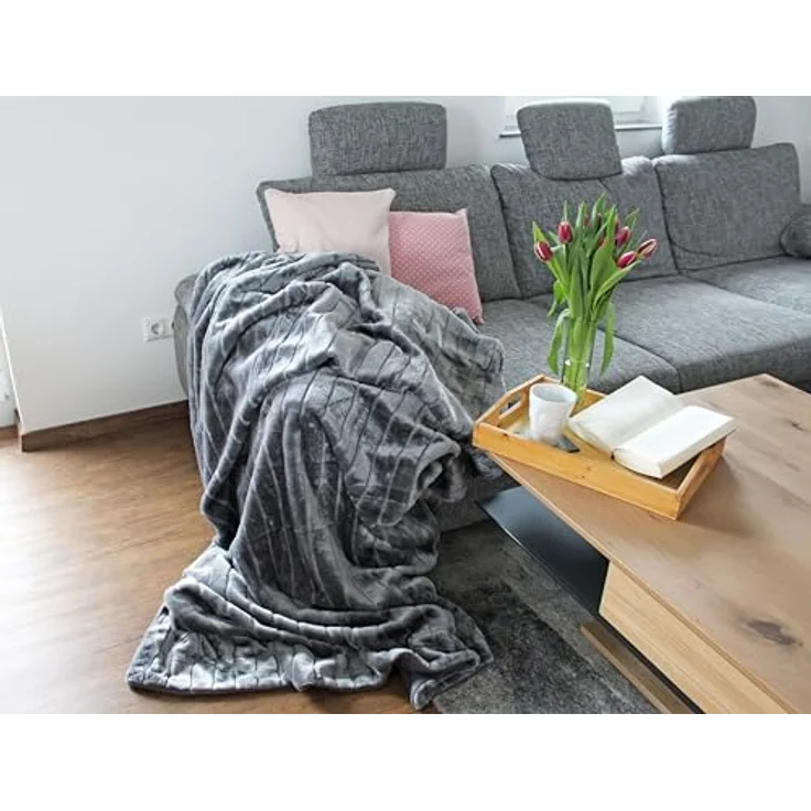 Zollner Kuscheldecke, Grau, 150x200 cm, Oeko-Tex® Standard 100, aus 100% Polyester, leicht und anschmiegsam – Bild 4