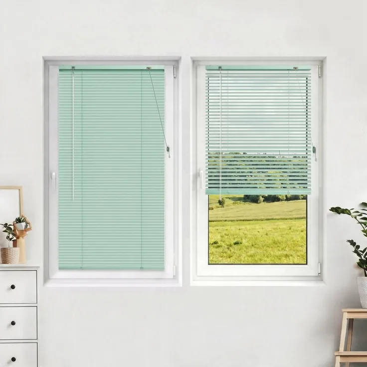 Victoria M. Jalousie LightLess Prime Aluminium-Jalousie 50x130 cm Mondschein-Grün matt, mit Bohren, ohne Bohren, geklemmt oder verschaubt, L Profil 25 mm Lamellen, feuchtigkeitsbeständig, verdunkelnd