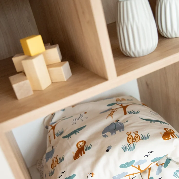 roba Kinderkleiderschrank Elva 3-türig mit offenen Fächern - Babyzimmer Schrank mit 2 Kleiderstangen & Einlegeböden - Schrank mit Soft-Close-Türen - Cashmere / Virginia Chestnut – Bild 8
