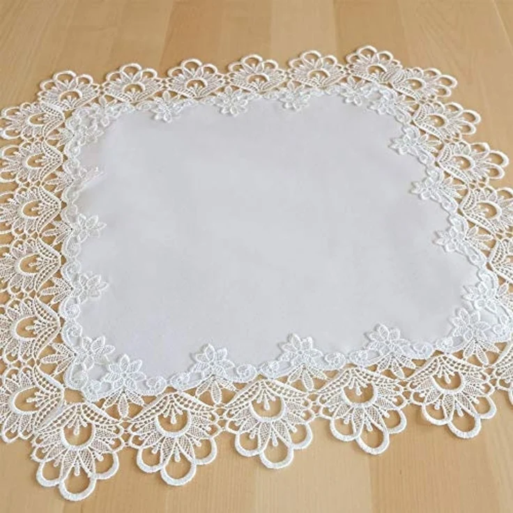 matches21 HOME & HOBBY Tischdecke Tischdecke INES Spitzenbordüre Vintage weiß Polyester 60 x 60 cm (1-tlg), Pflegeleicht & waschbar bei 30 °C – Bild 1
