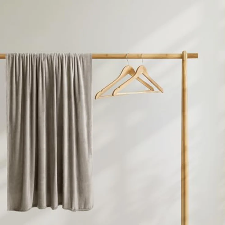 DecoKing Kuscheldecke 220x240 cm Cappuccino Decke Microfaser Tagesdecke Fleece weich sanft kuschelig beige Mic – Bild 4