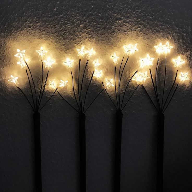 4er Set LED-Gartenleuchtstäbe mit 24 Sternen Batteriebetrieben – Bild 4